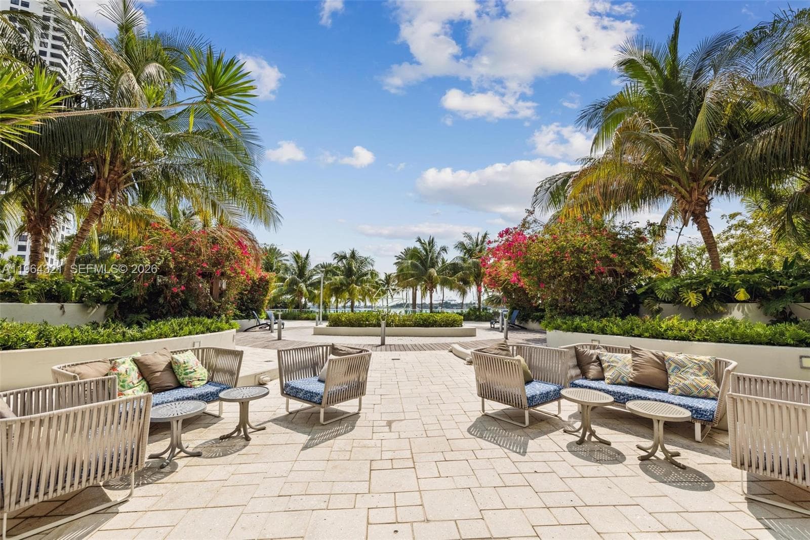 A11964321 — Miami Beach — 27