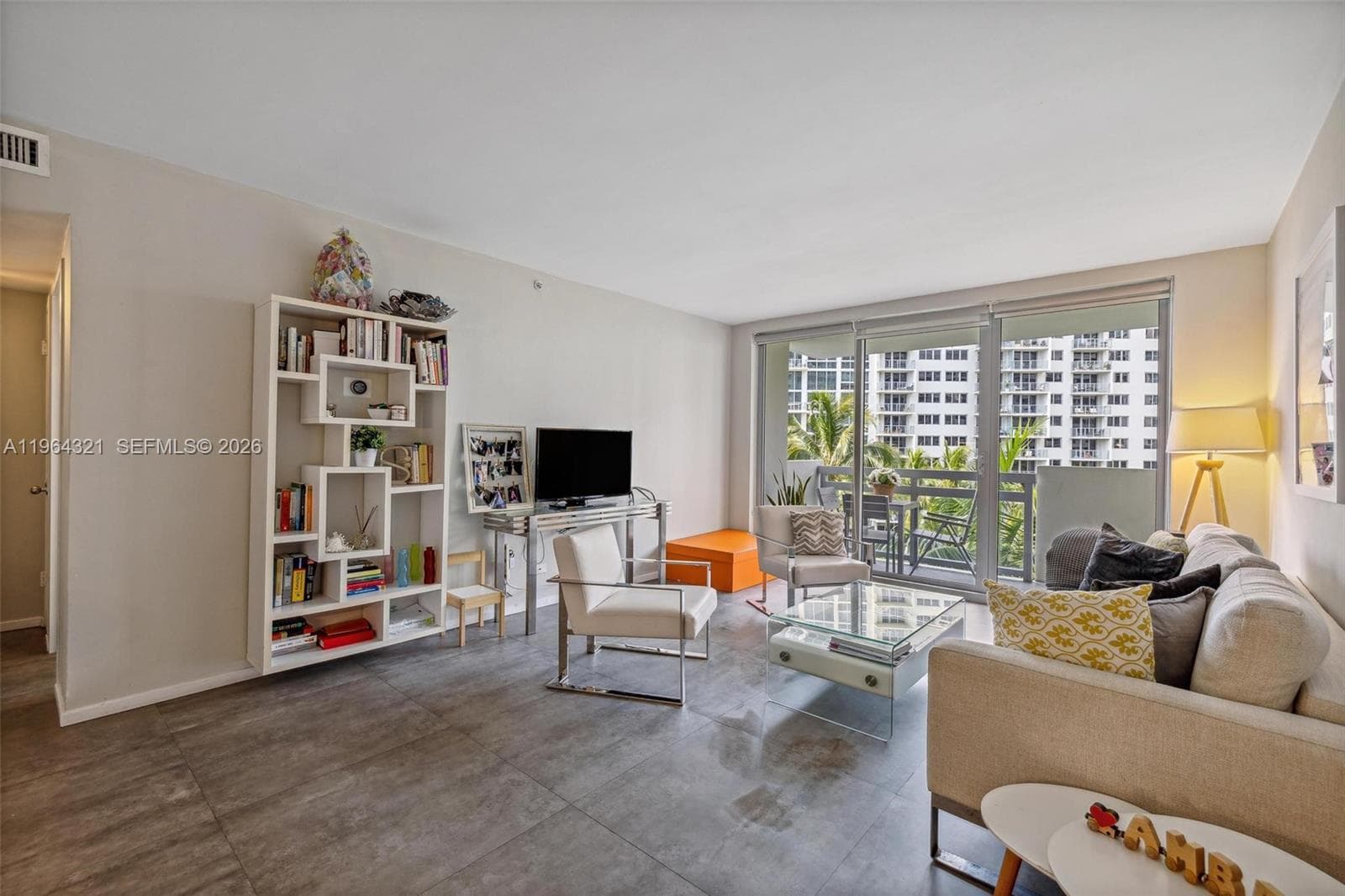A11964321 — Miami Beach — 7