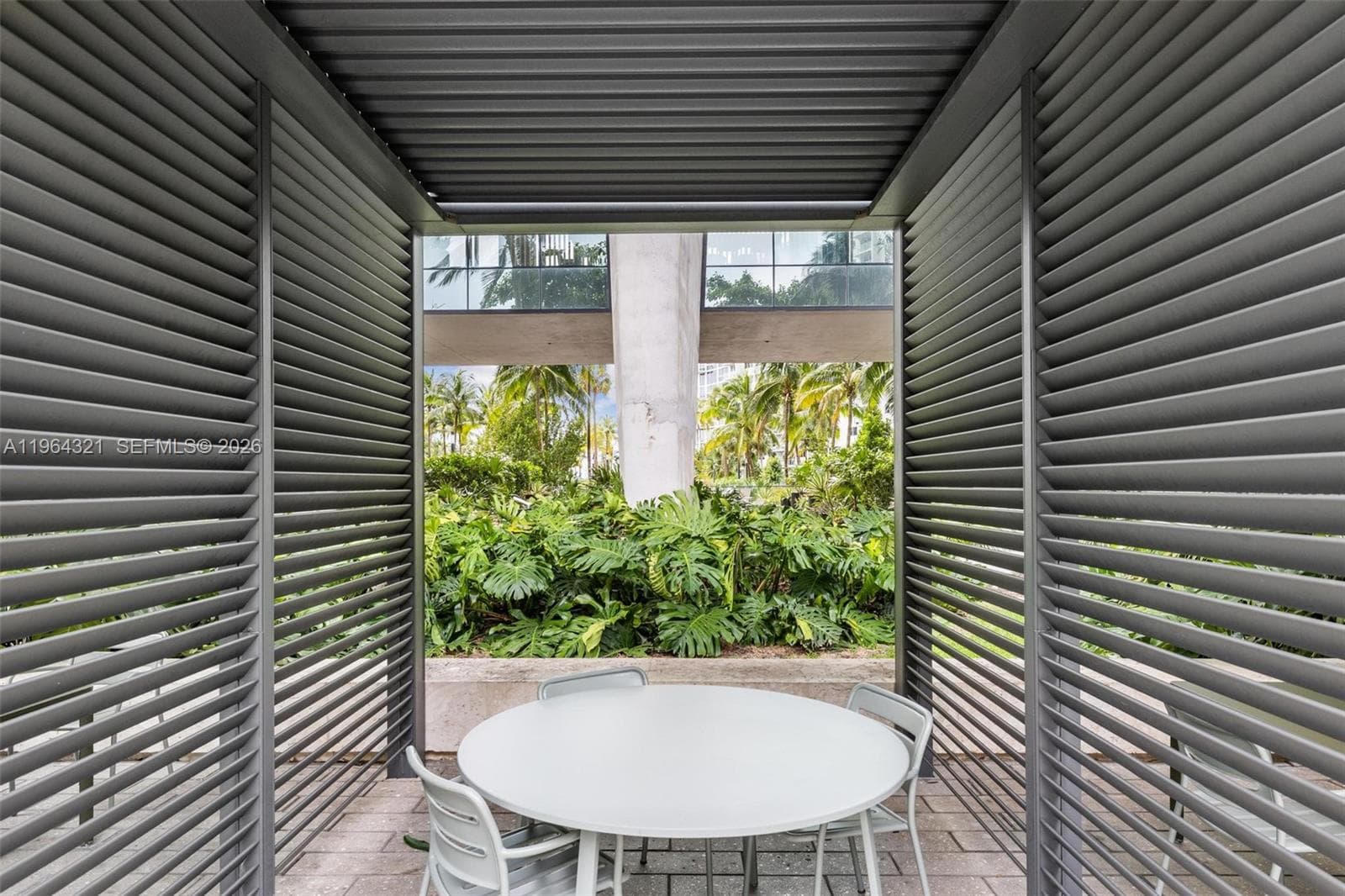 A11964321 — Miami Beach — 30