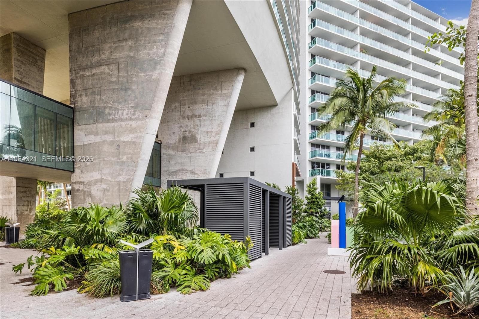 A11964321 — Miami Beach — 29