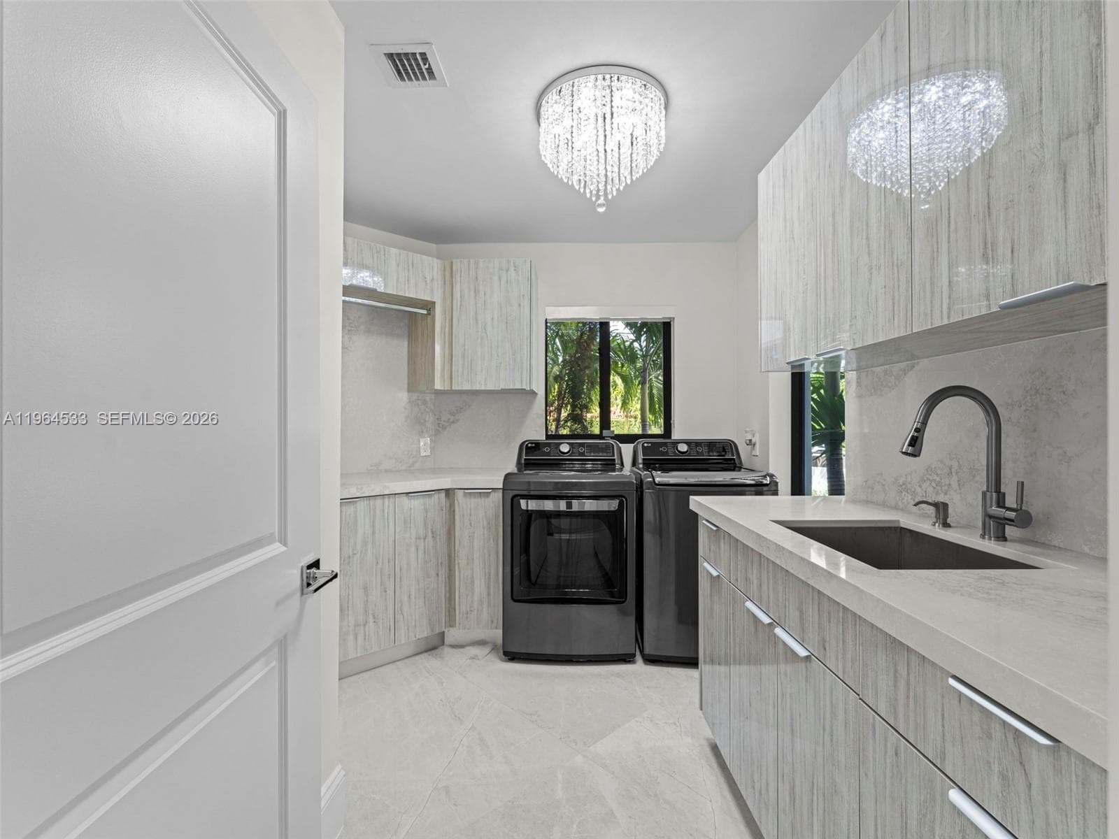 A11964533 — Miami Beach — 27