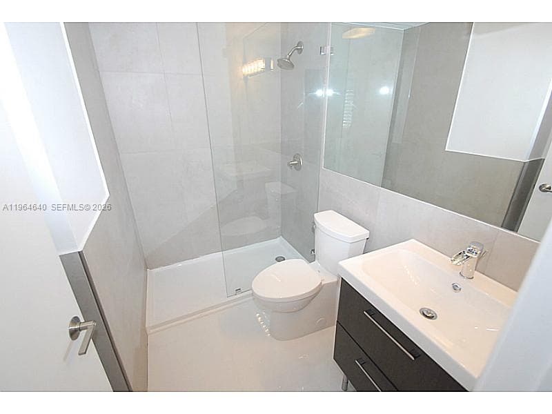 A11964640 — Miami Beach — 3