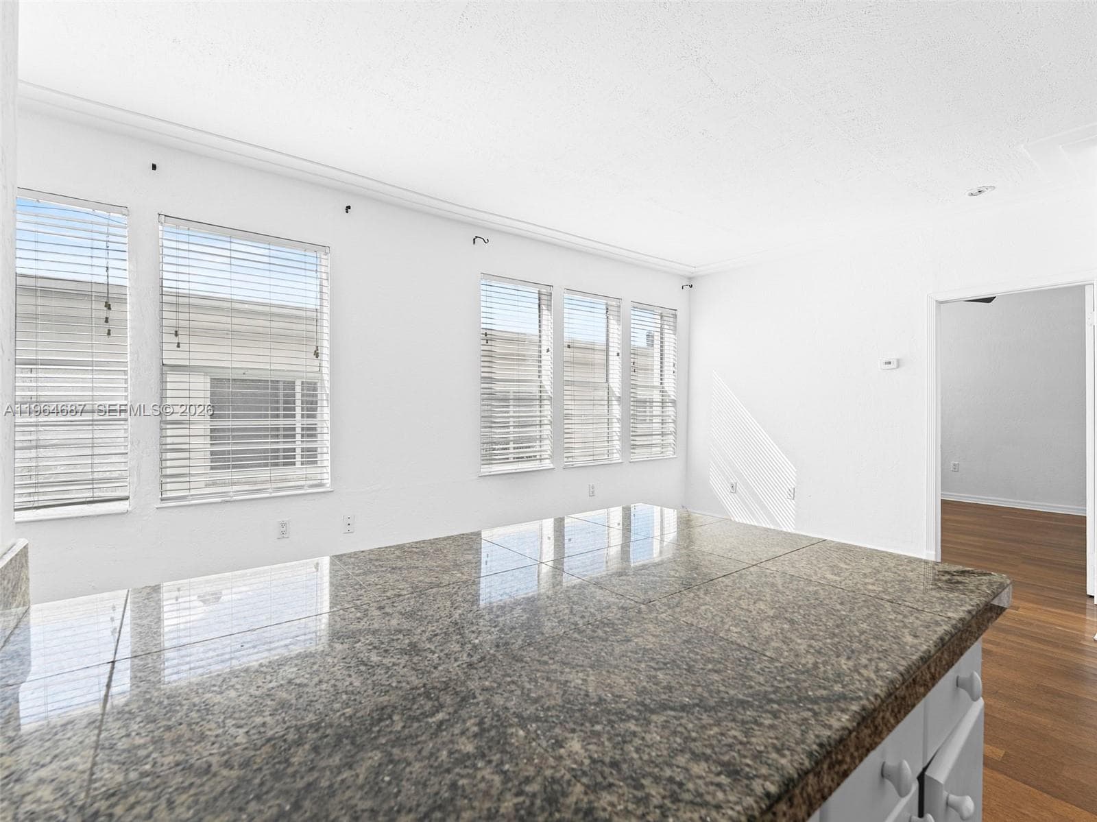 A11964687 — Miami Beach — 8