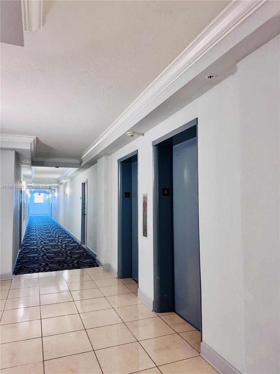 A11964695 — Miami Beach — 47