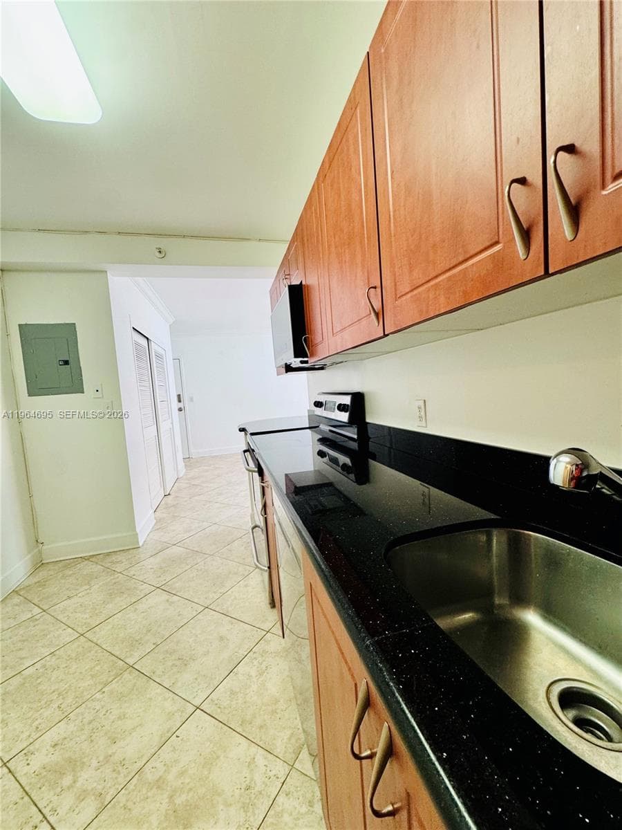 A11964695 — Miami Beach — 73