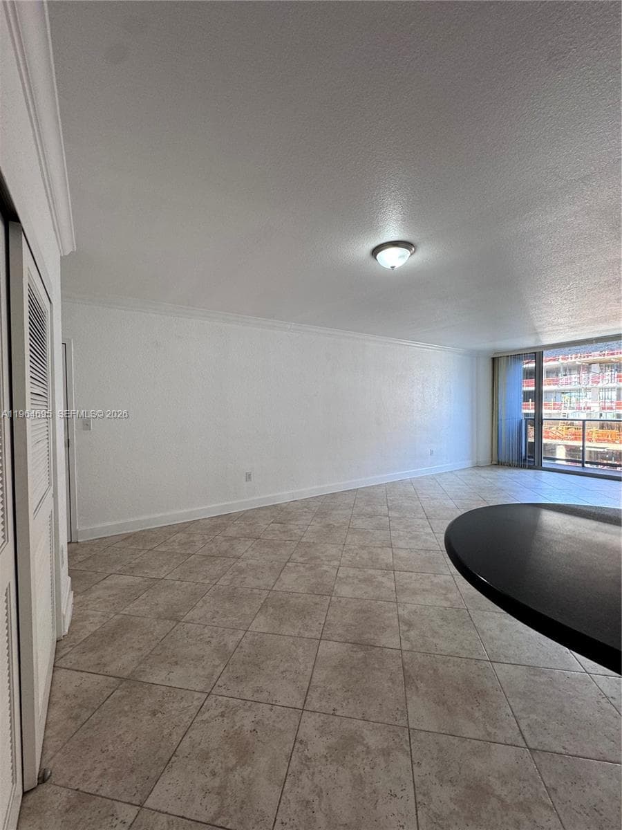 A11964695 — Miami Beach — 71