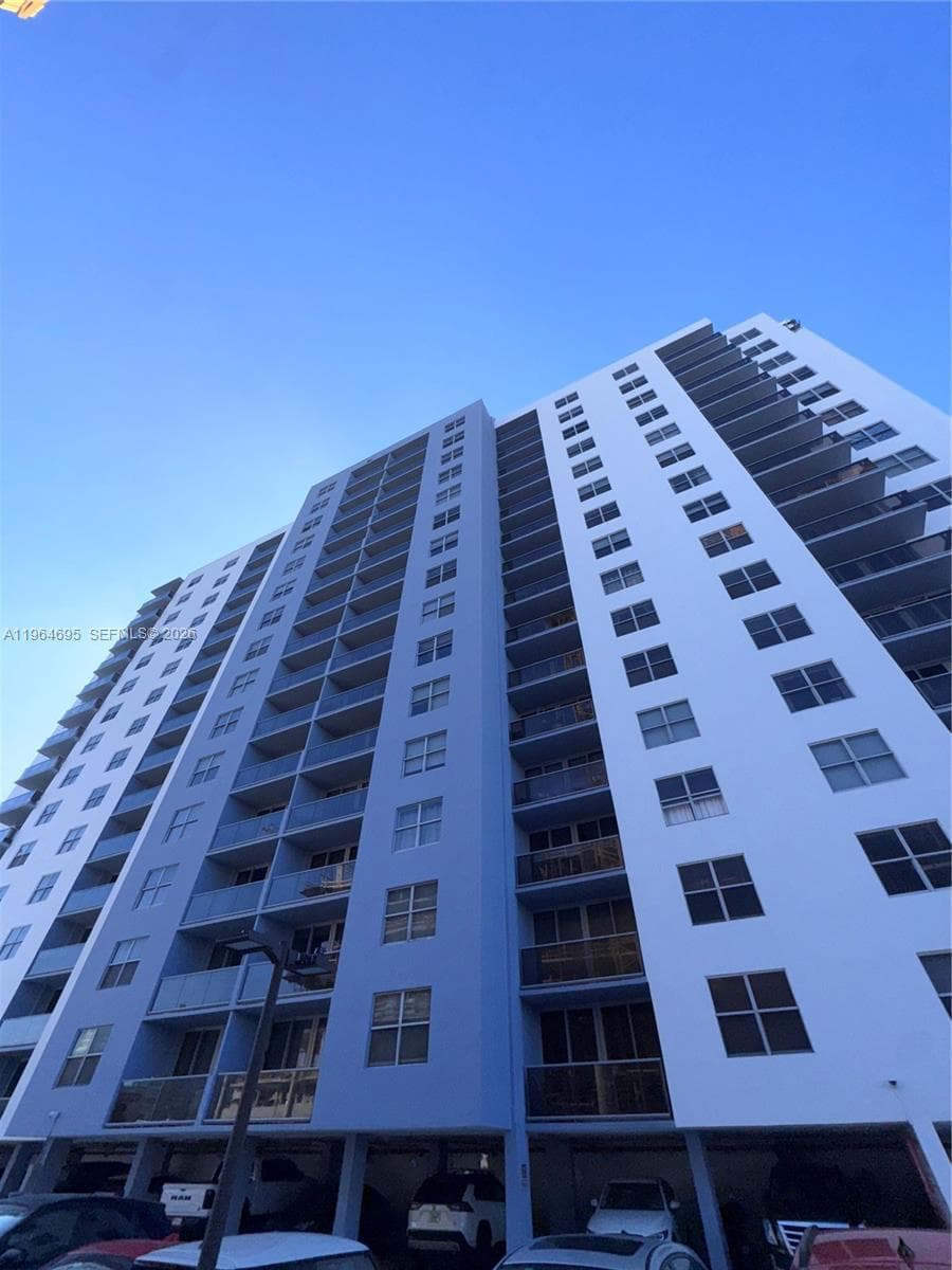 A11964695 — Miami Beach