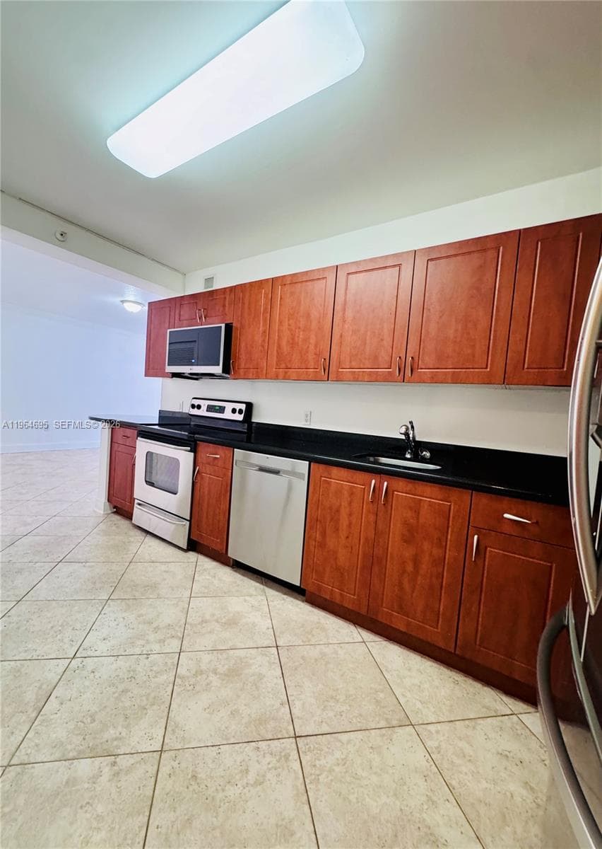 A11964695 — Miami Beach — 75