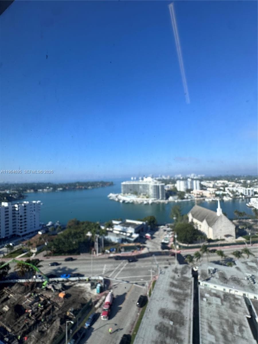 A11964695 — Miami Beach — 89