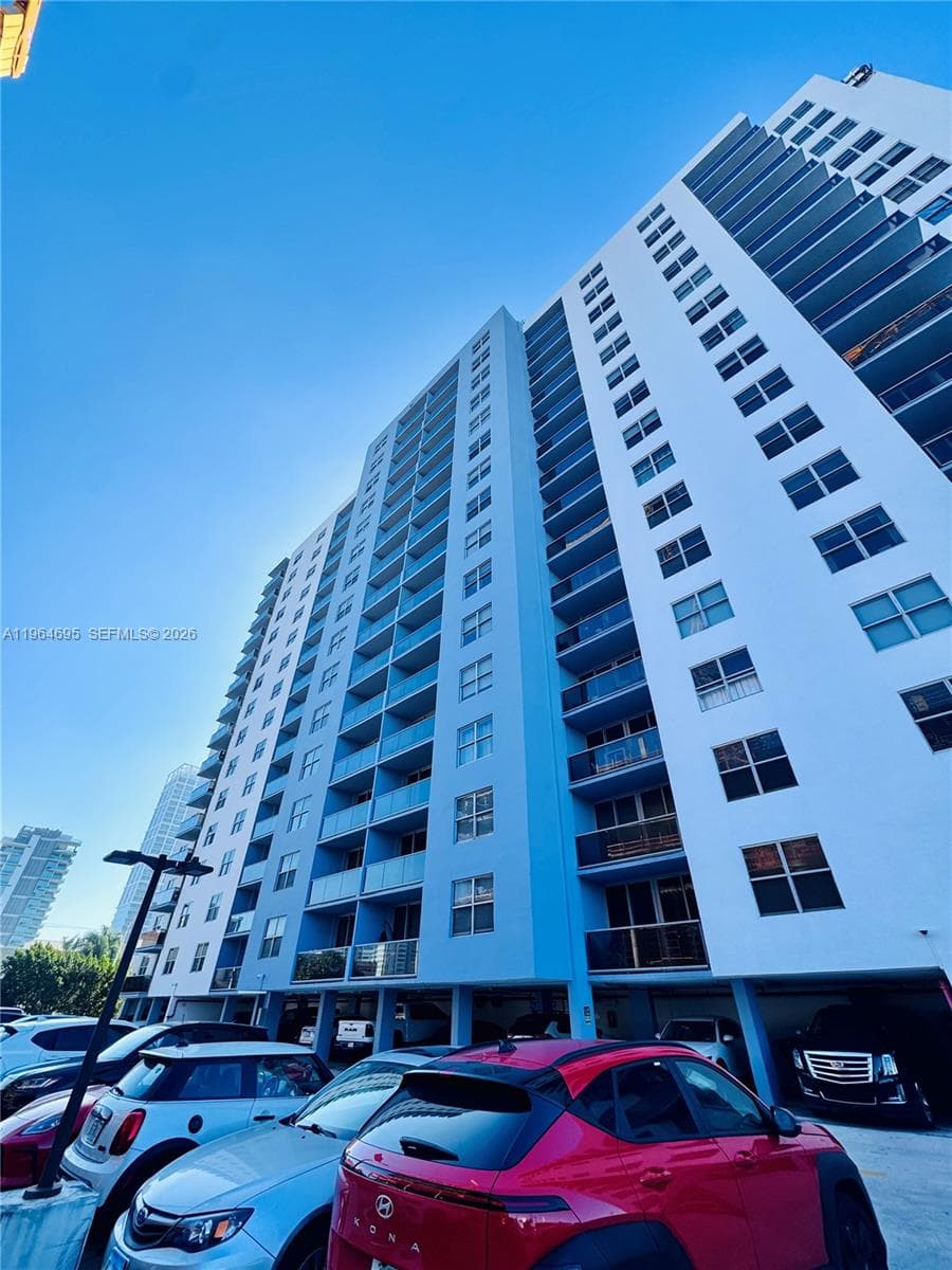 A11964695 — Miami Beach — 86
