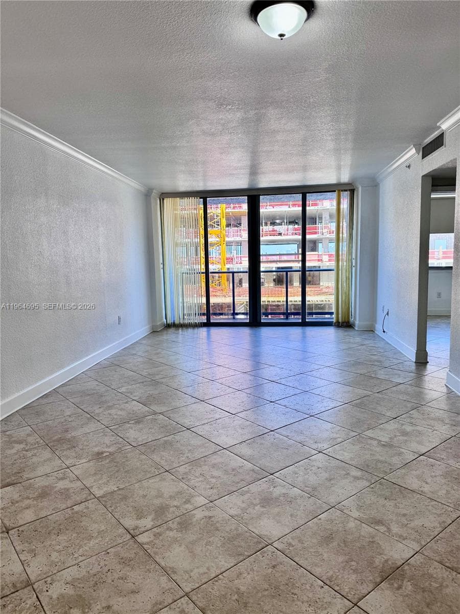 A11964695 — Miami Beach — 51