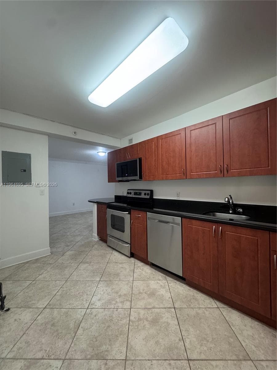 A11964695 — Miami Beach — 4