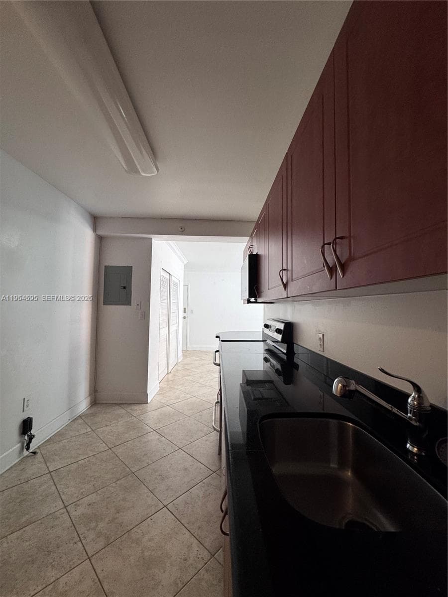 A11964695 — Miami Beach — 78