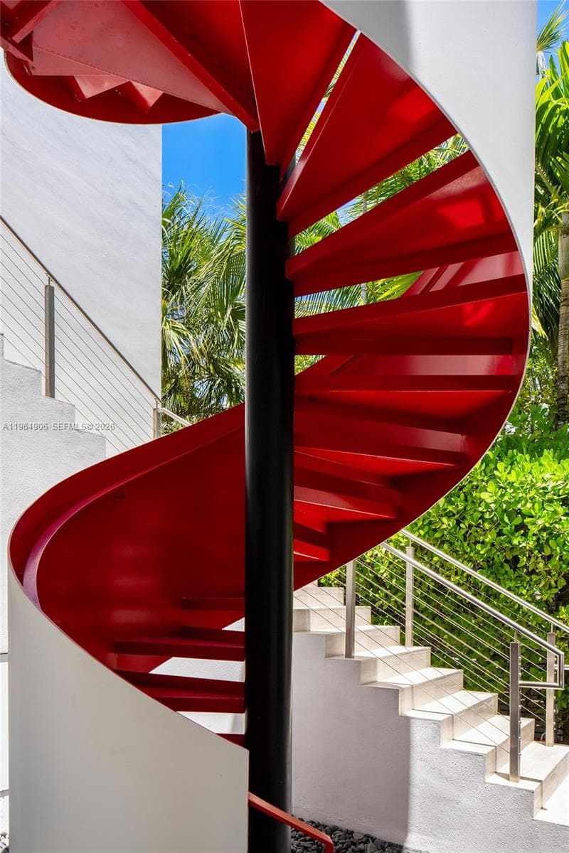 A11964906 — Miami Beach — 67