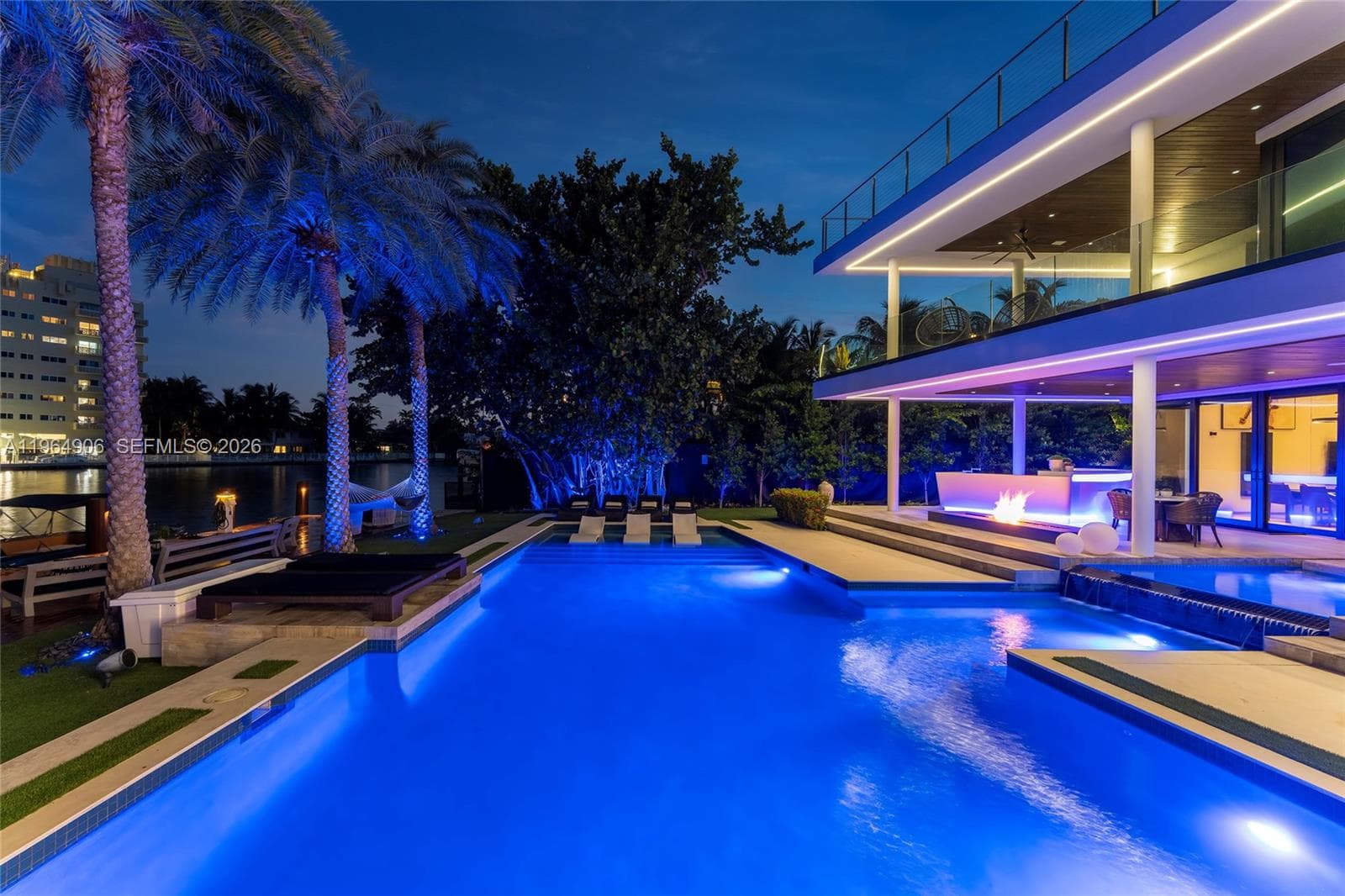 A11964906 — Miami Beach — 9