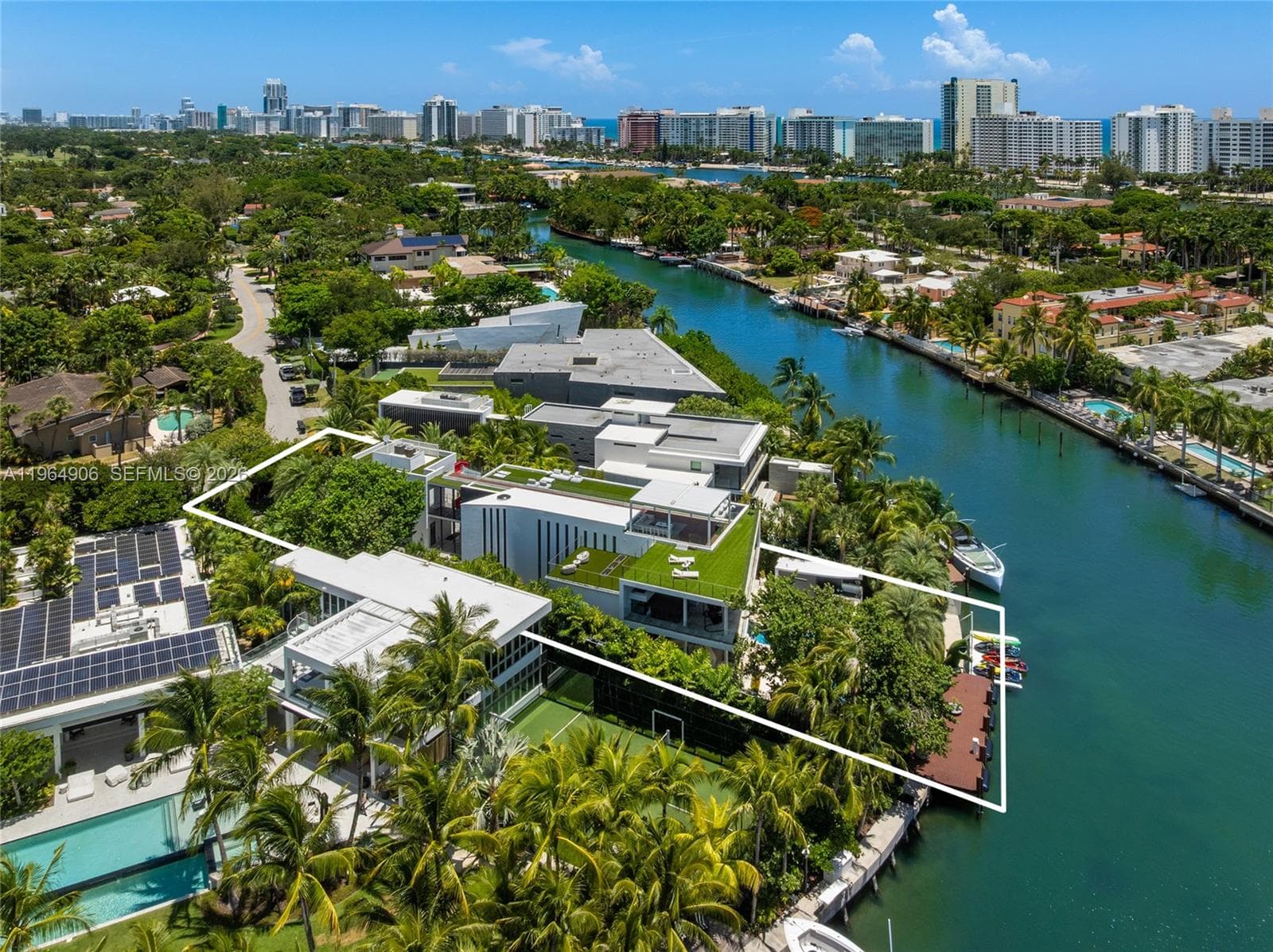 A11964906 — Miami Beach — 82
