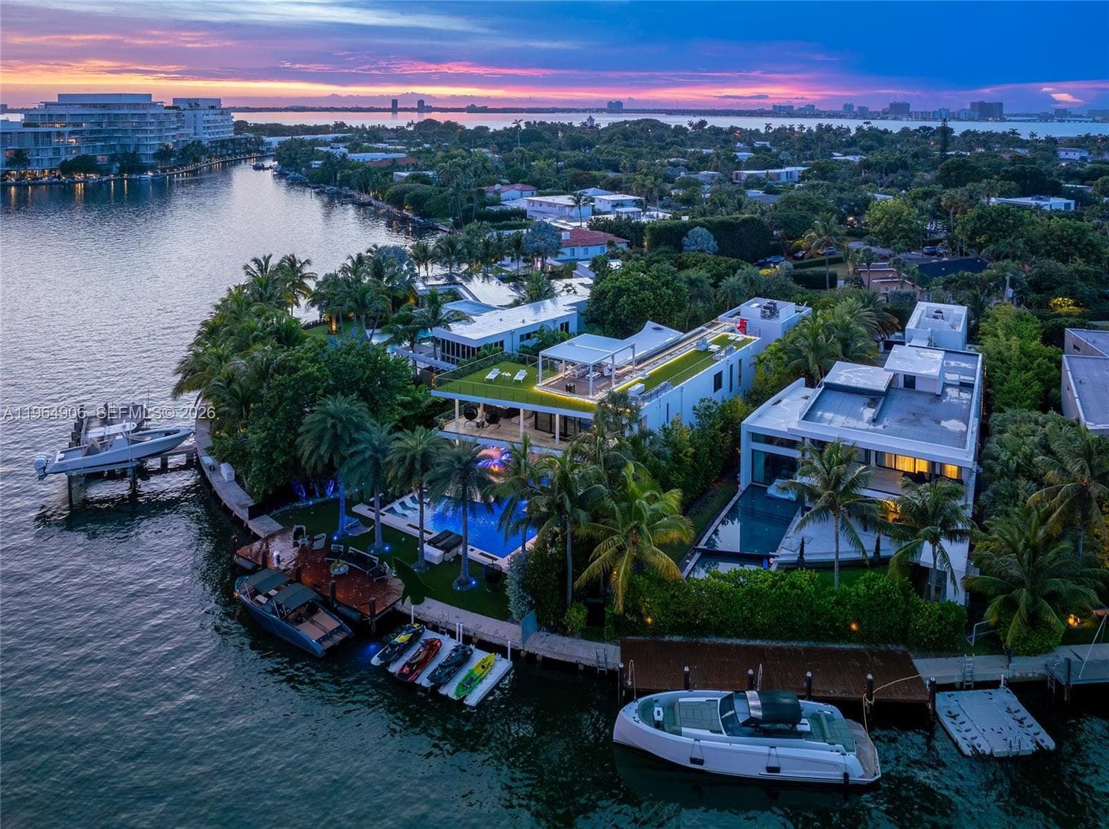 A11964906 — Miami Beach — 70