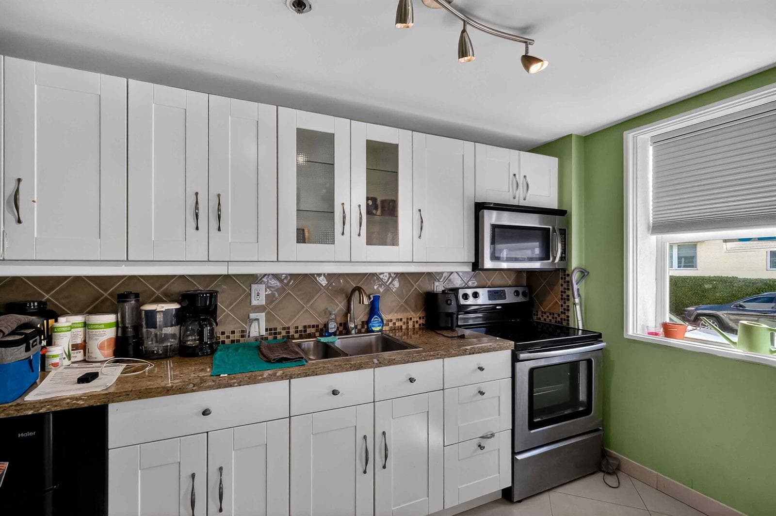 R11163536 — Miami Beach — 17