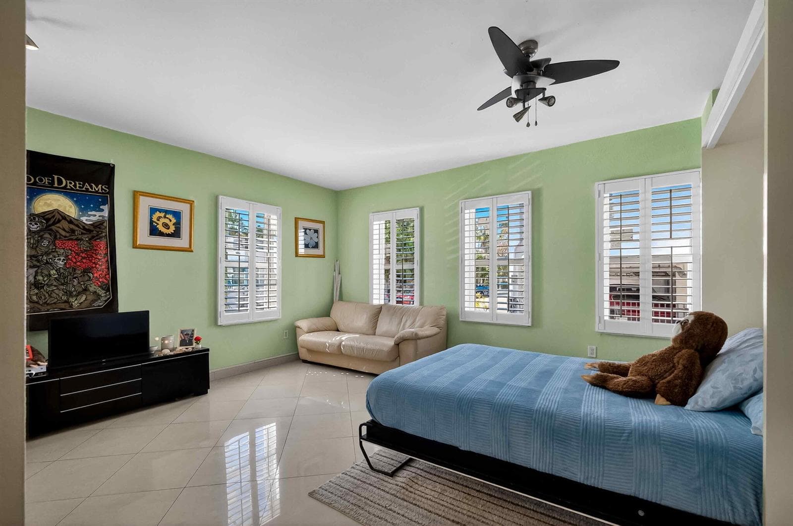 R11163536 — Miami Beach — 9