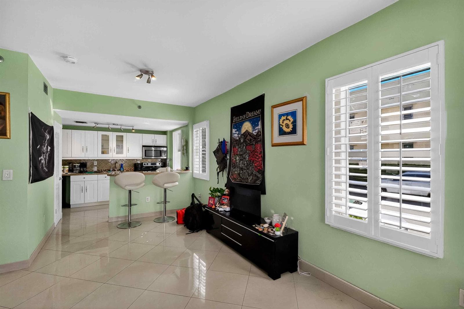 R11163536 — Miami Beach — 14