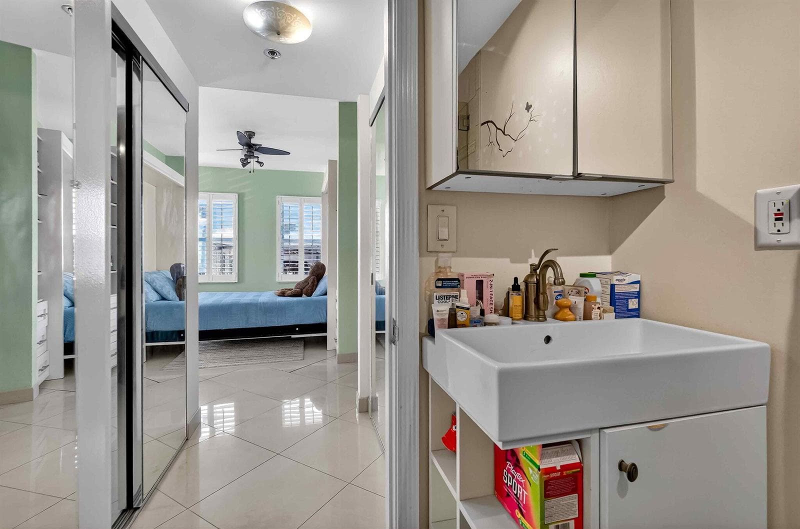 R11163536 — Miami Beach — 25