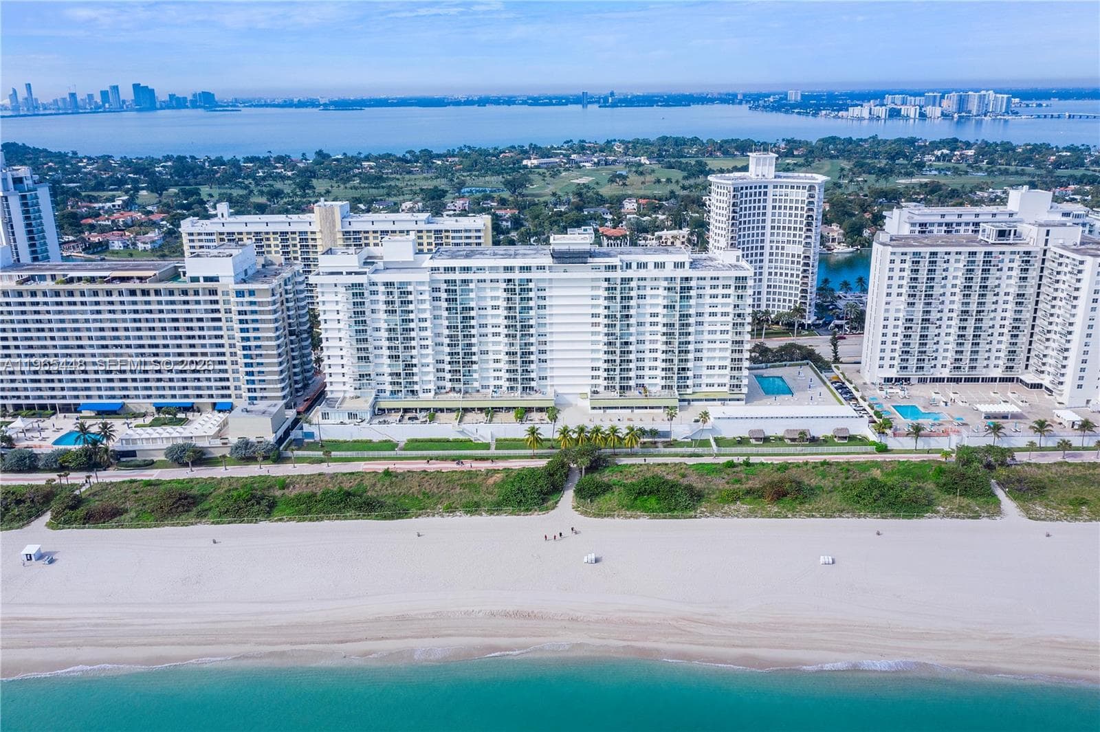 A11965448 — Miami Beach — 31