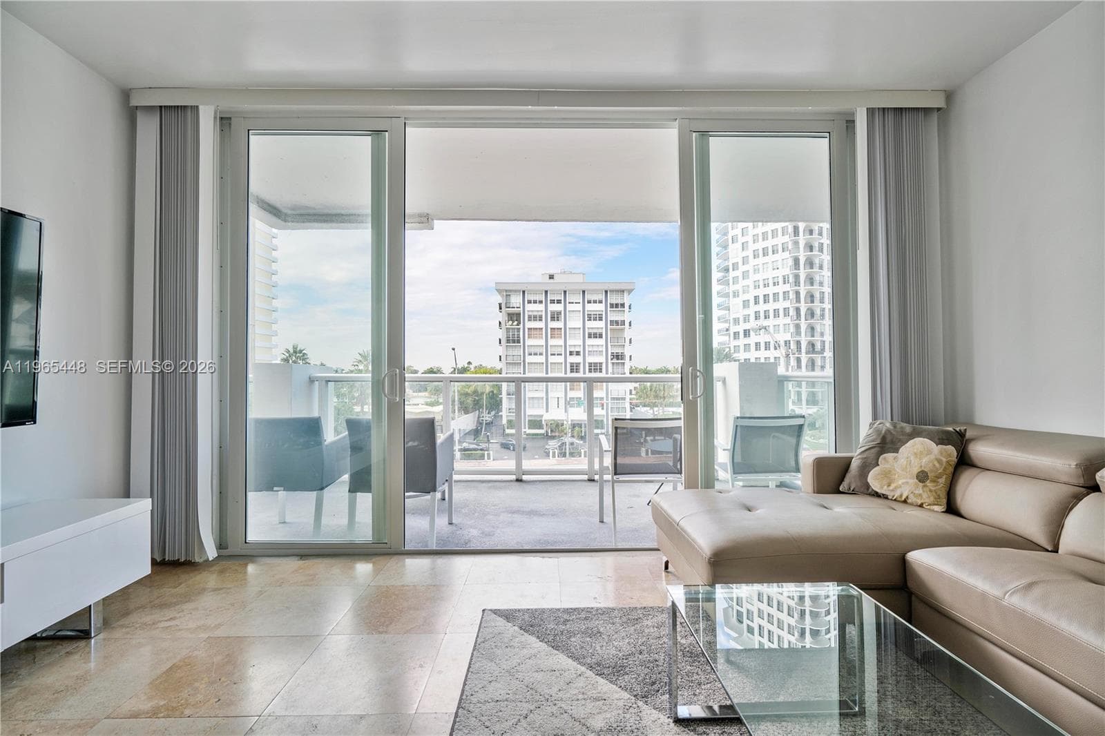 A11965448 — Miami Beach — 21