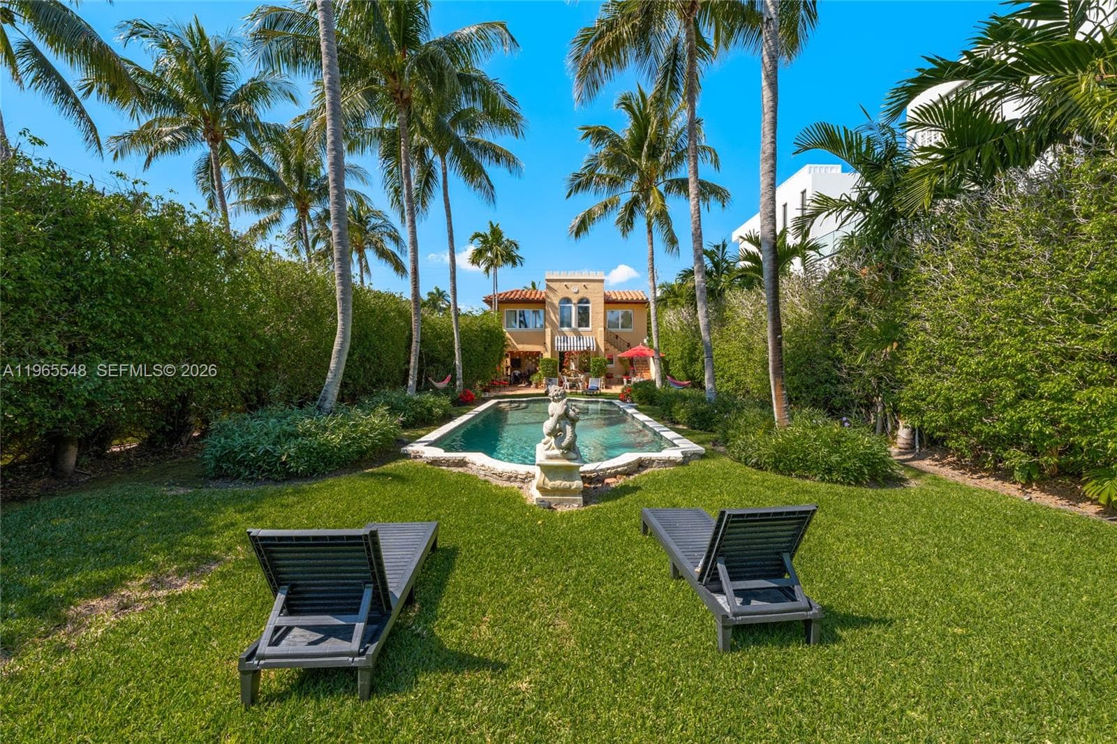 A11965548 — Miami Beach — 30