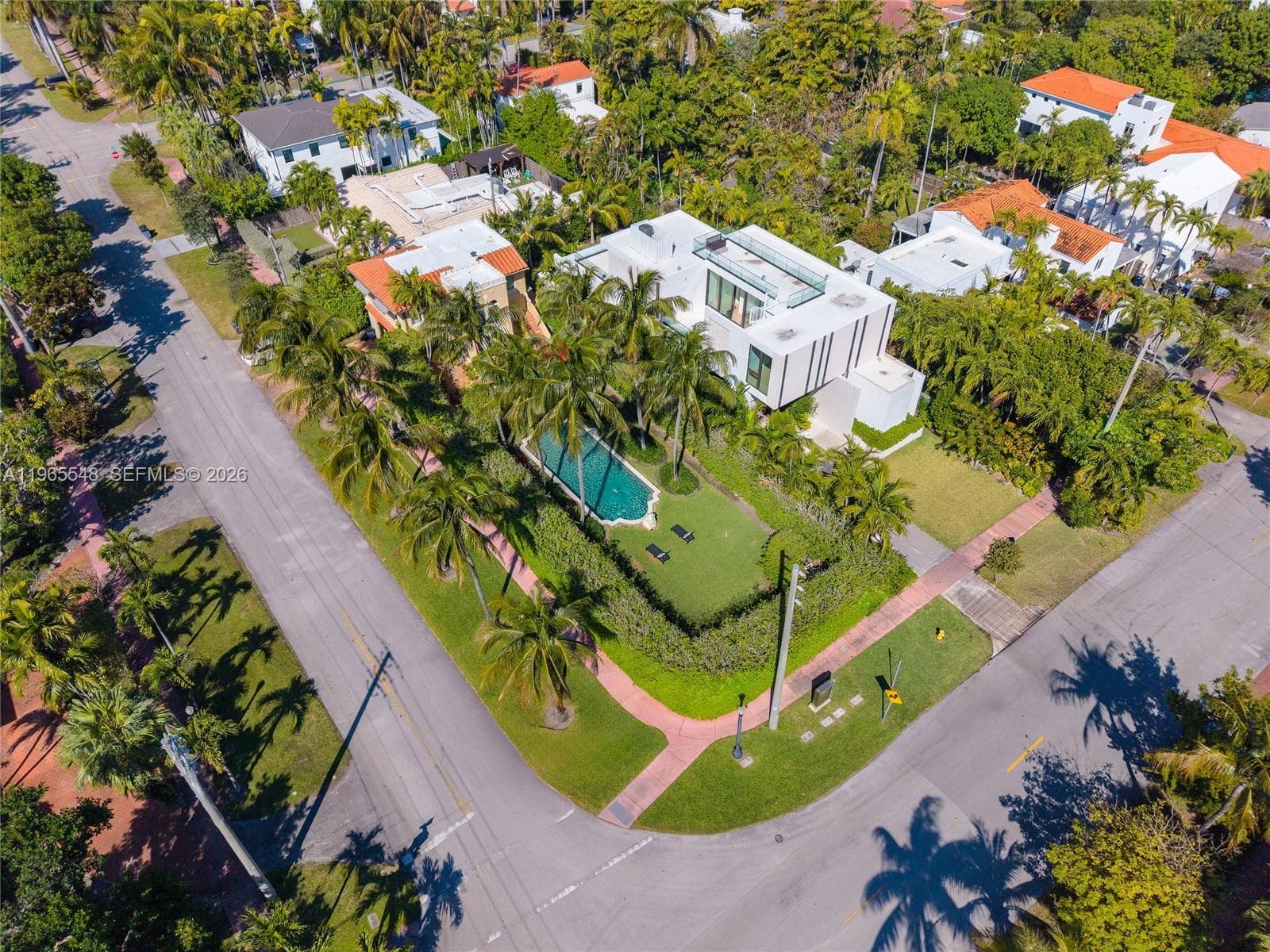A11965548 — Miami Beach — 37