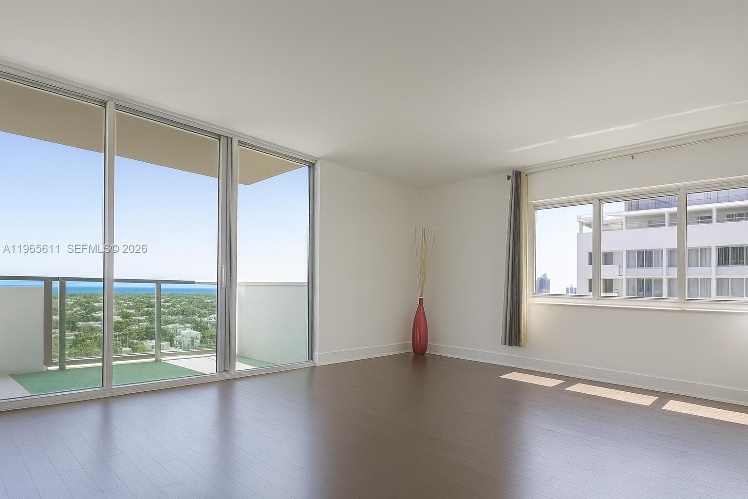 A11965611 — Miami Beach — 3