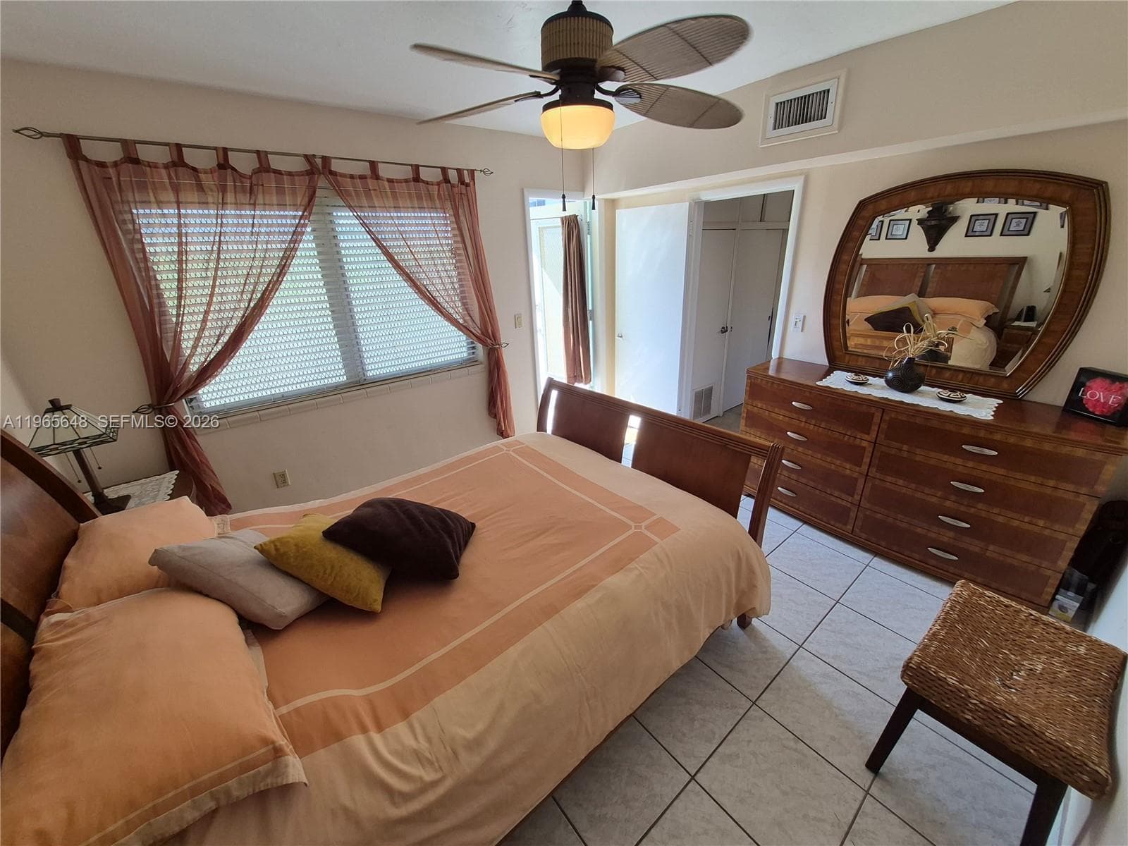 A11965648 — Miami Beach — 6