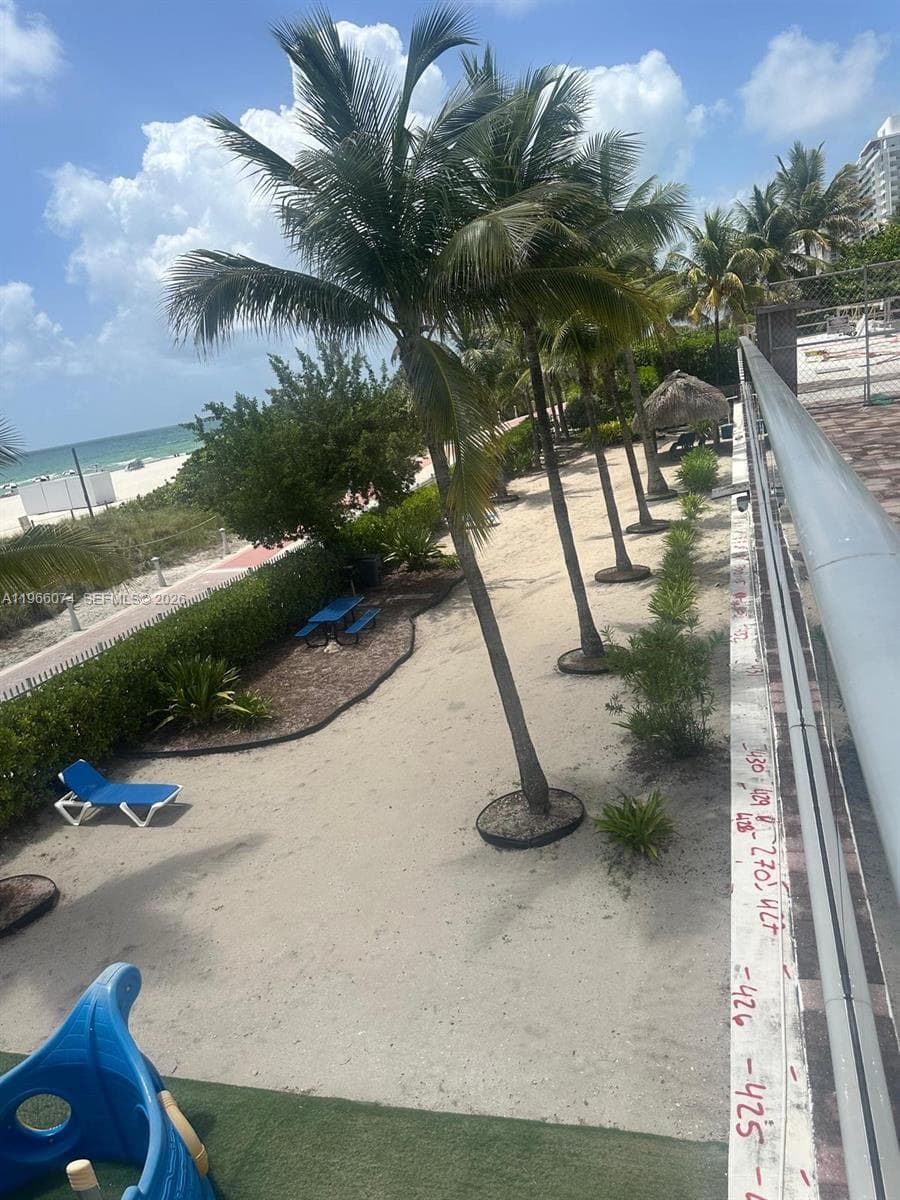 A11966074 — Miami Beach — 29