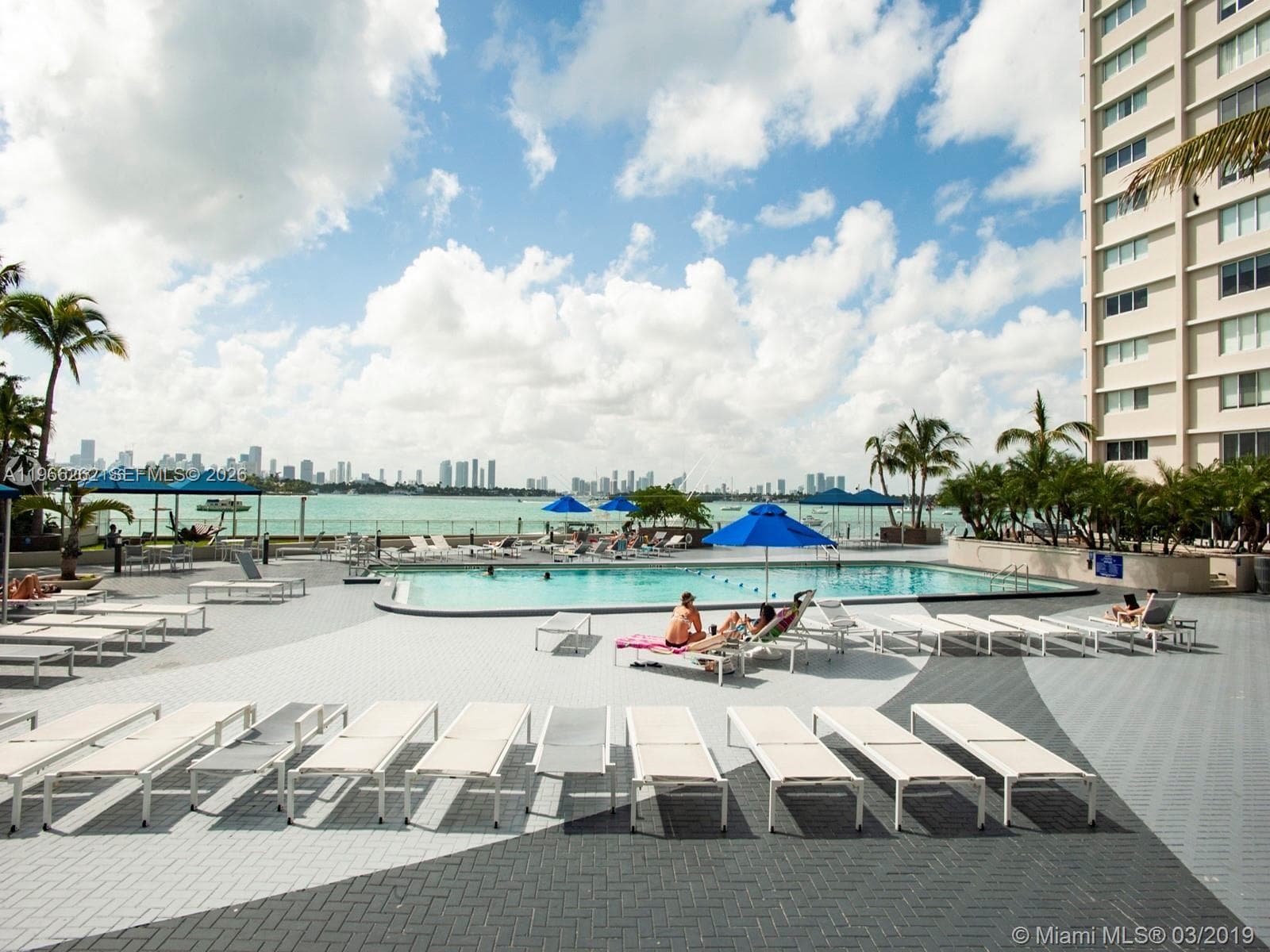 A11966262 — Miami Beach — 77