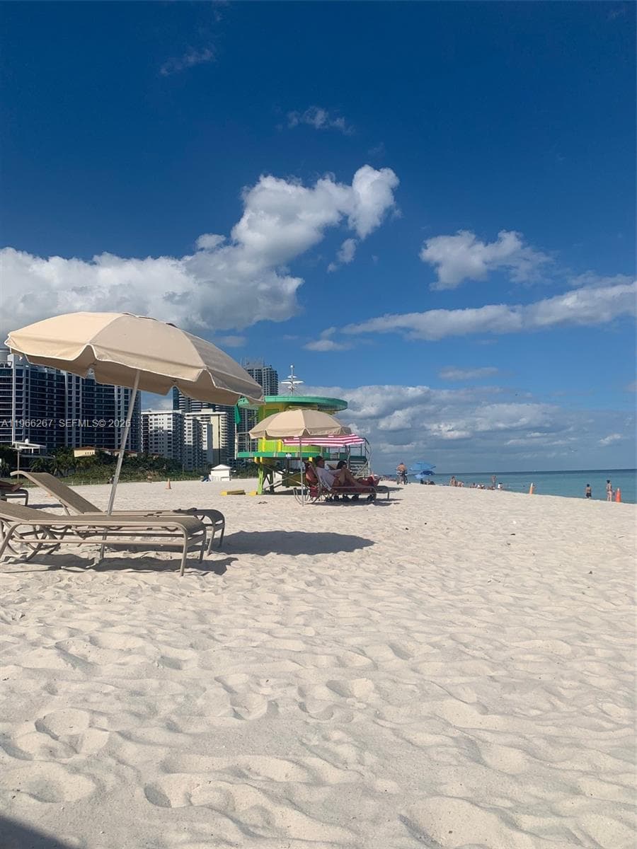 A11966267 — Miami Beach — 52