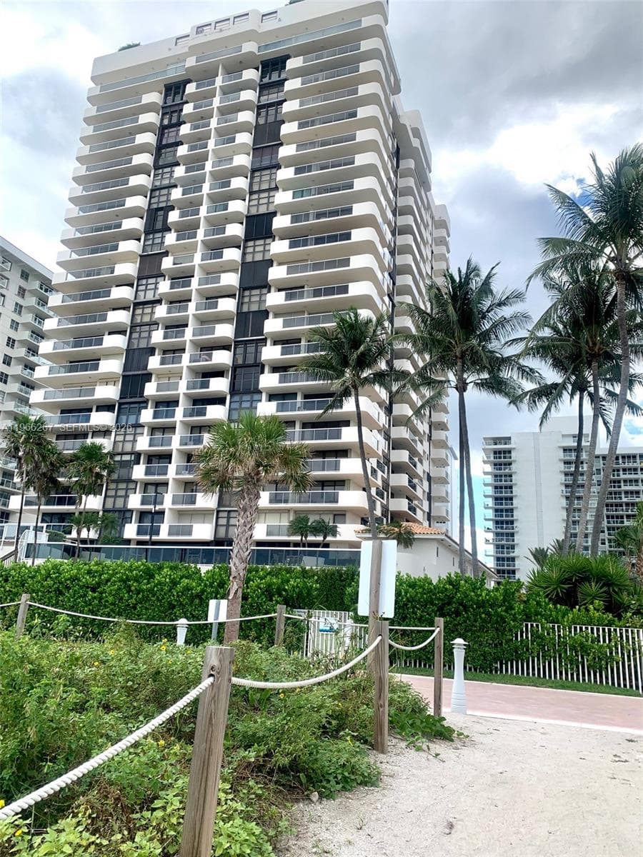 A11966267 — Miami Beach — 53