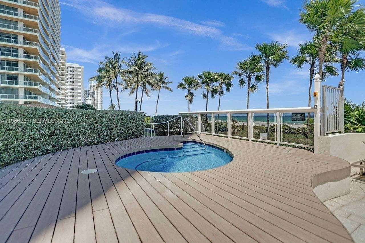 A11966267 — Miami Beach — 36