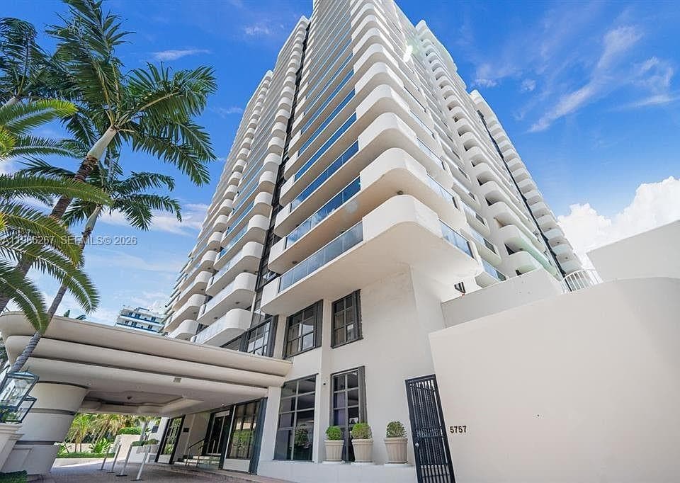 A11966267 — Miami Beach — 34