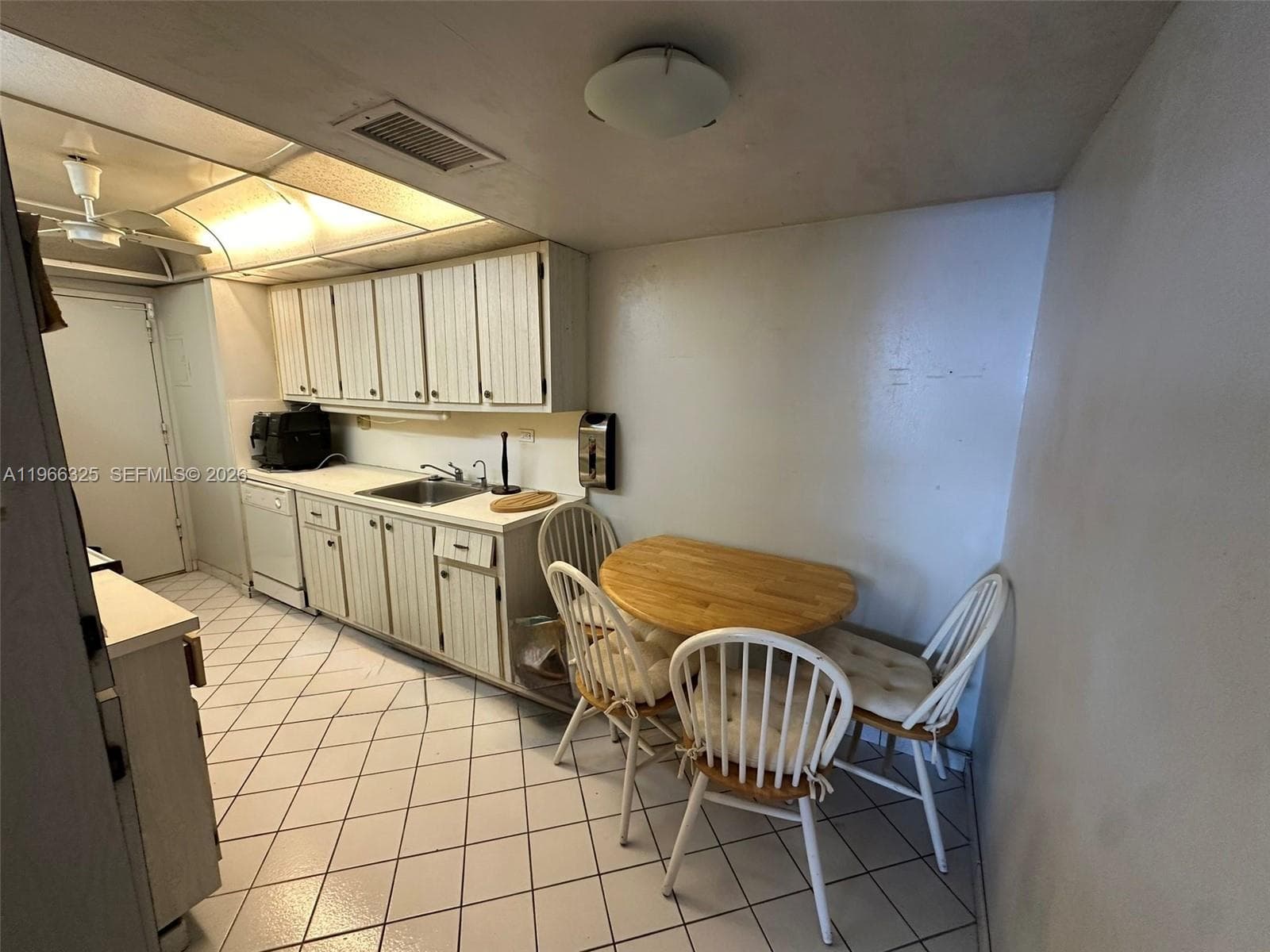 A11966325 — Miami Beach — 17