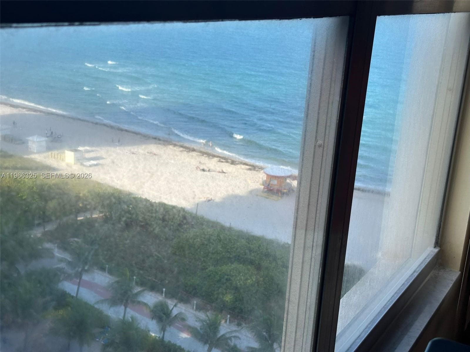 A11966325 — Miami Beach — 22