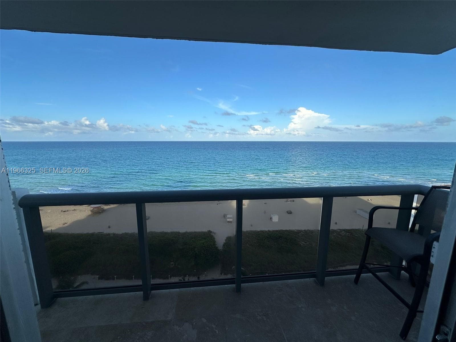 A11966325 — Miami Beach