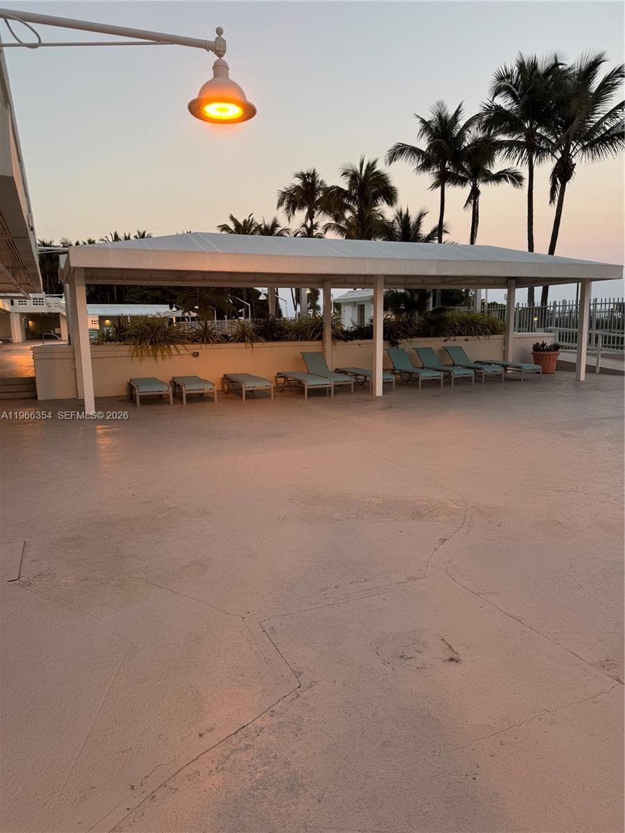 A11966354 — Miami Beach — 13