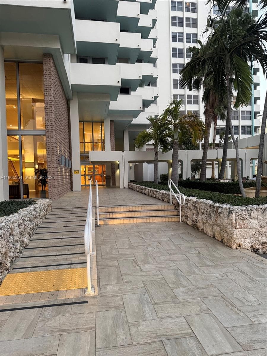 A11966354 — Miami Beach — 3