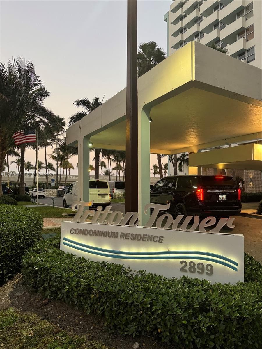 A11966354 — Miami Beach
