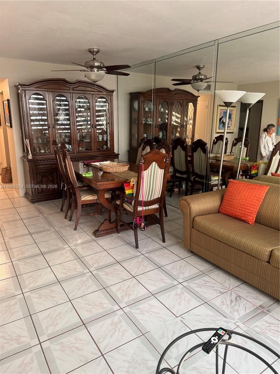 A11966354 — Miami Beach — 24