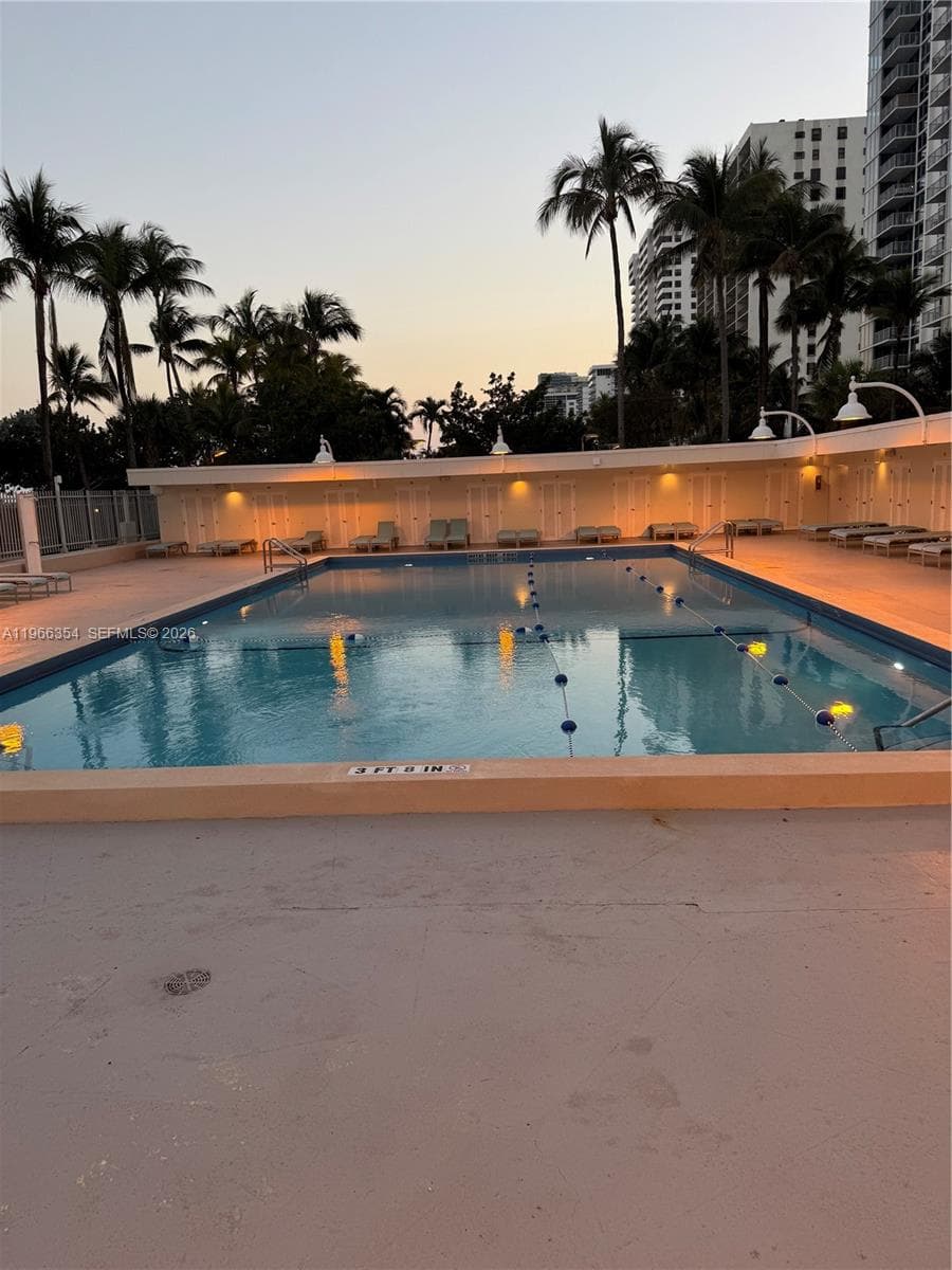 A11966354 — Miami Beach — 14