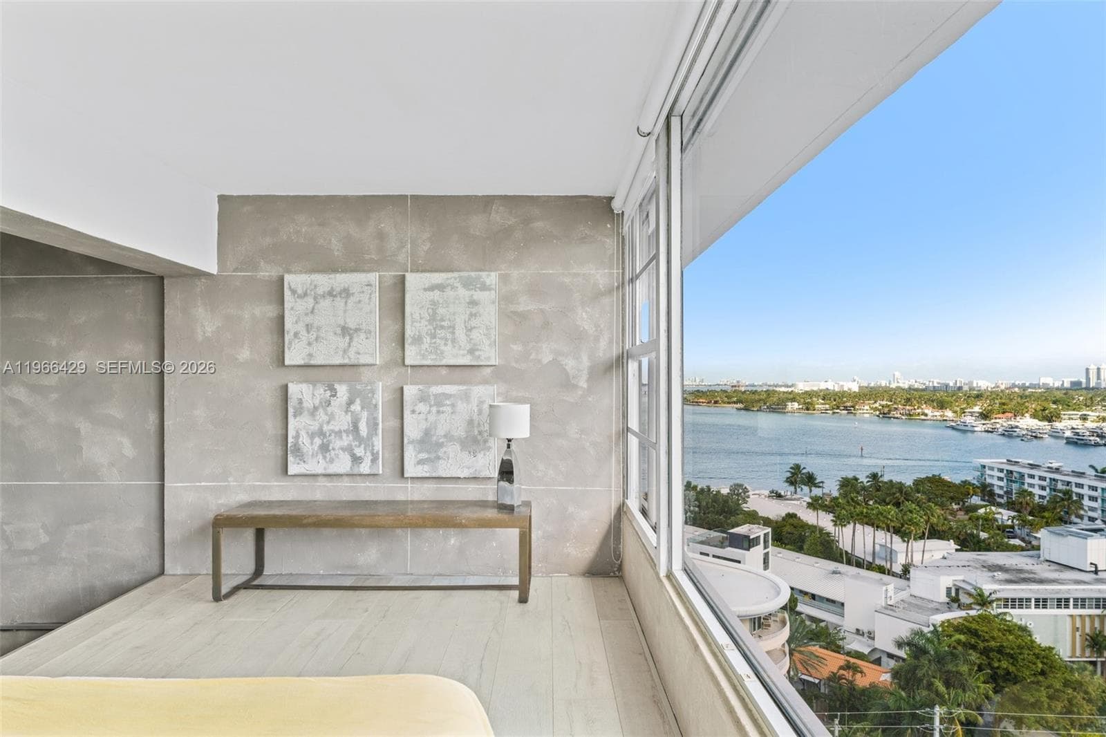 A11966429 — Miami Beach