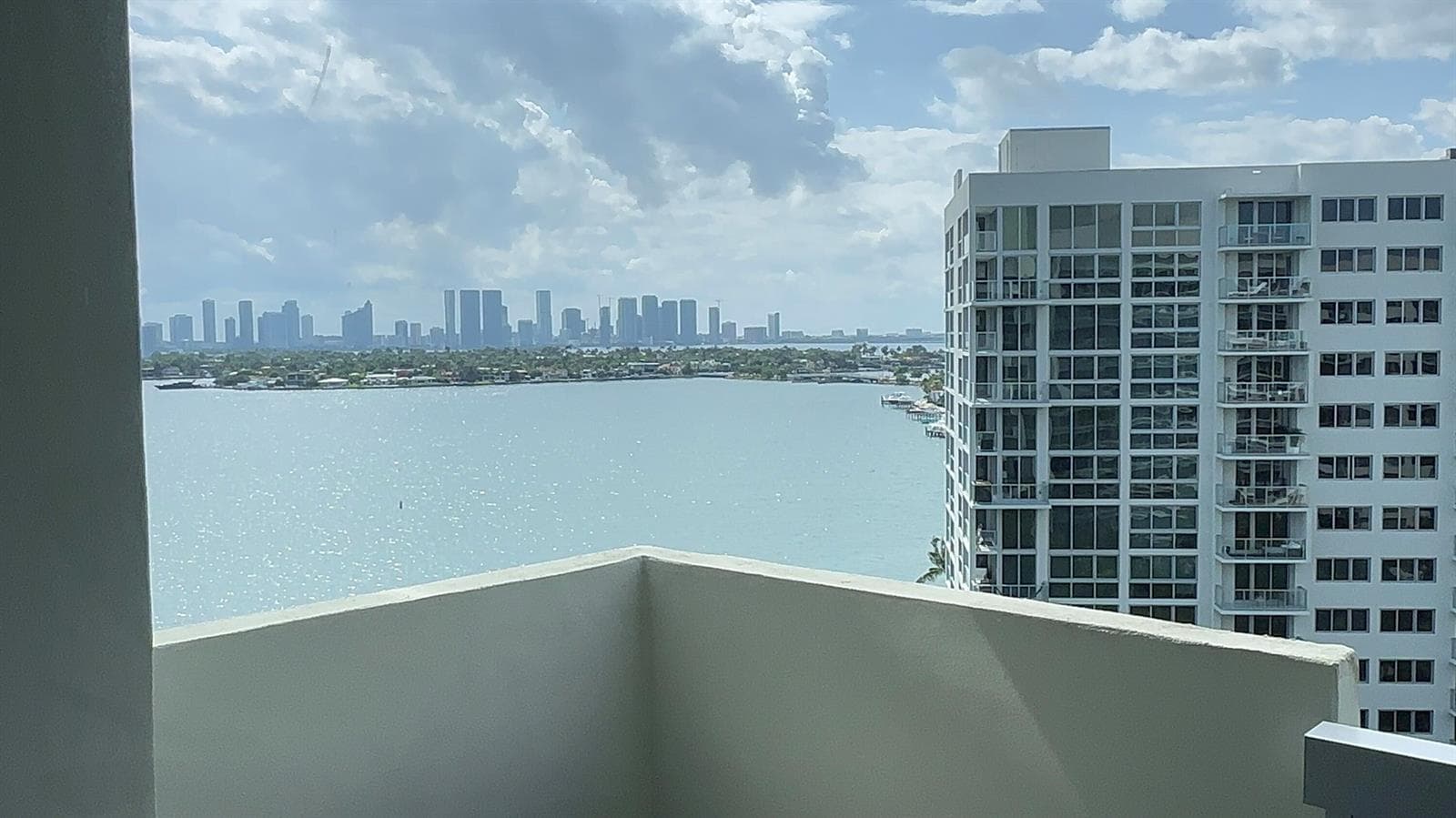 R11164189 — Miami Beach — 24