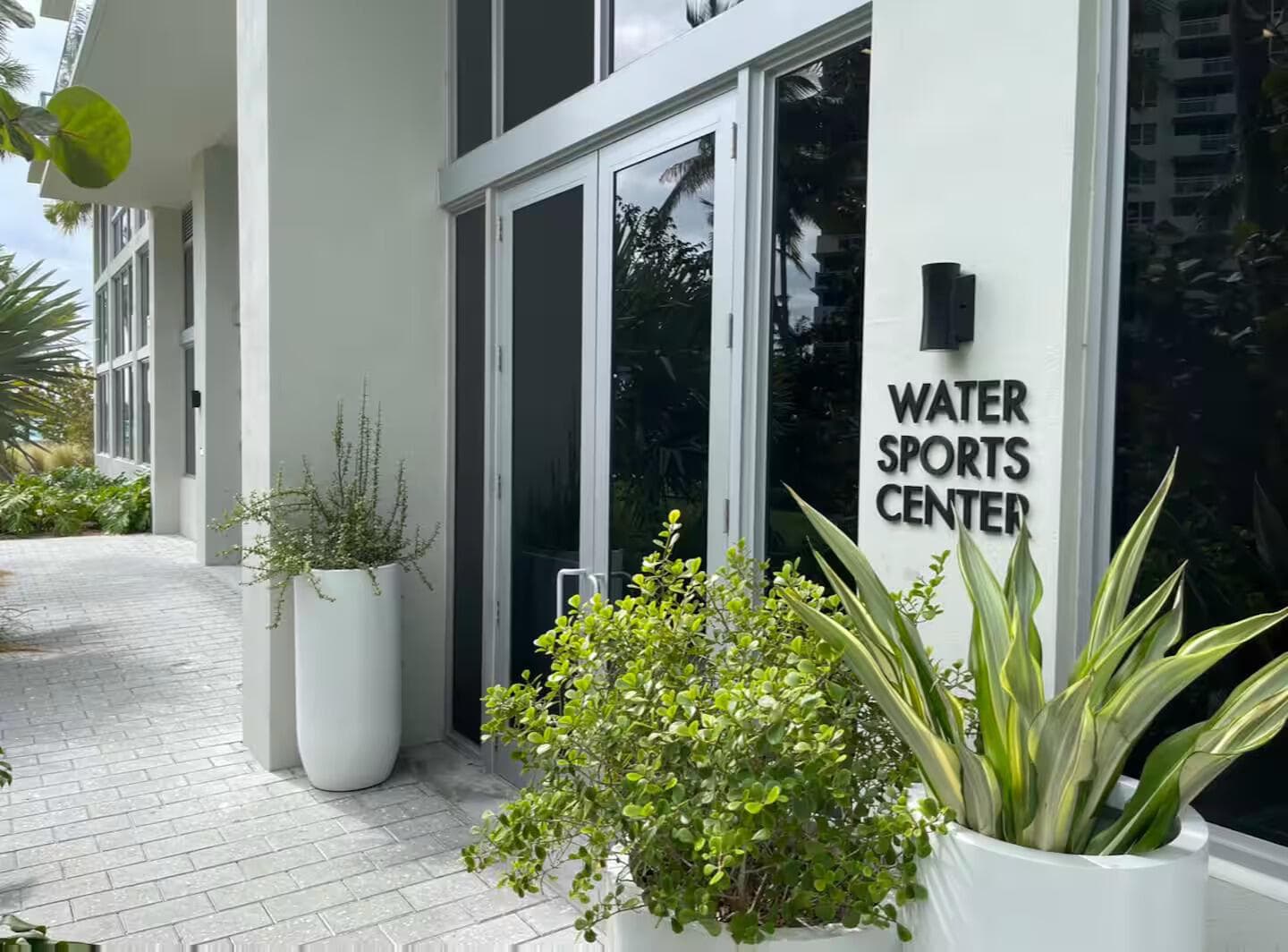 R11164189 — Miami Beach — 35
