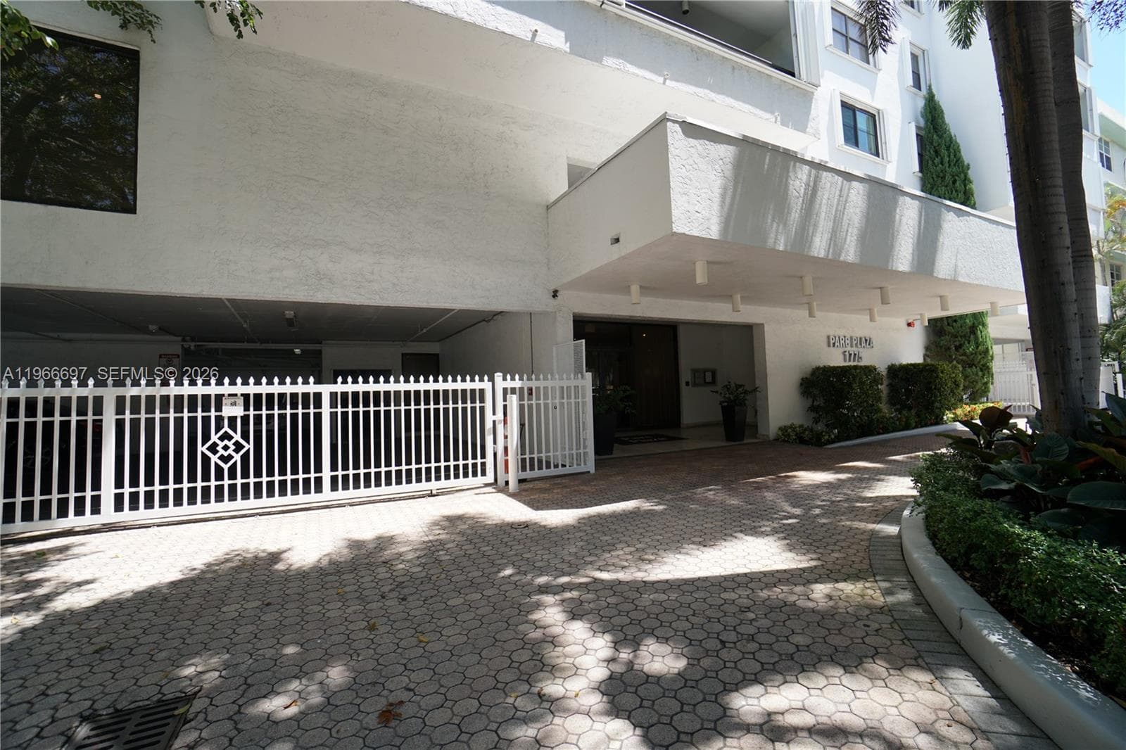 A11966697 — Miami Beach — 46
