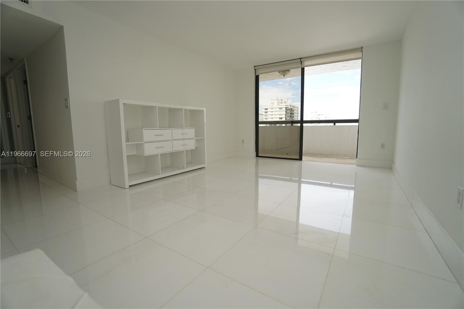 A11966697 — Miami Beach — 26